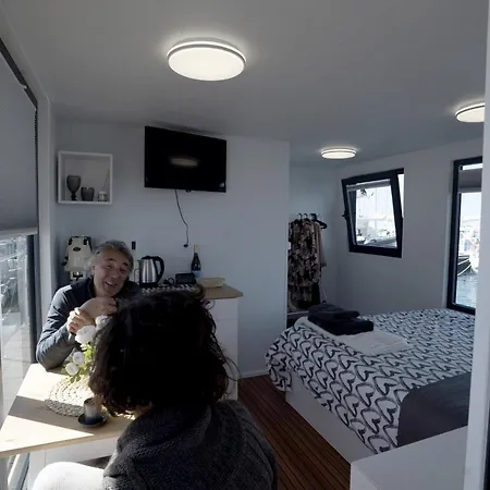 Almalo Floating House - Casa Galleggiante 船屋