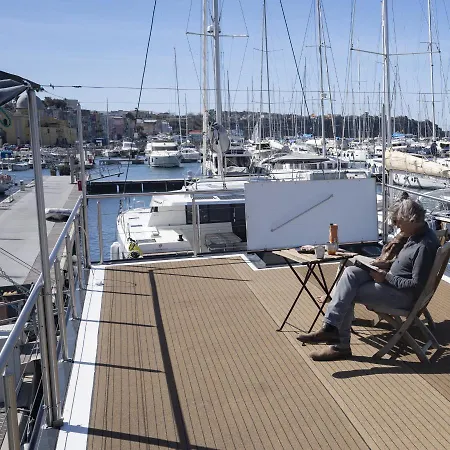 Almalo Floating House - Casa Galleggiante * 普罗奇达