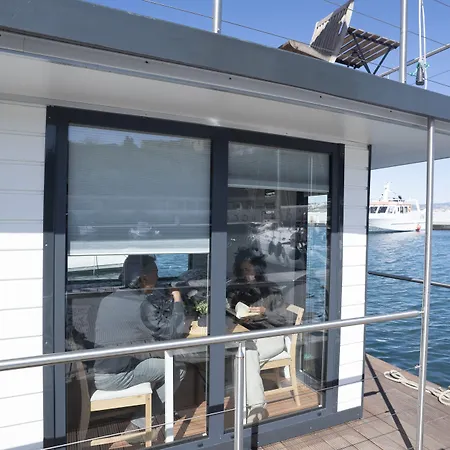 船屋 Almalo Floating House - Casa Galleggiante 普罗奇达